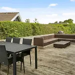 Stunning In Juelsminde With Wifi Дом отдыха