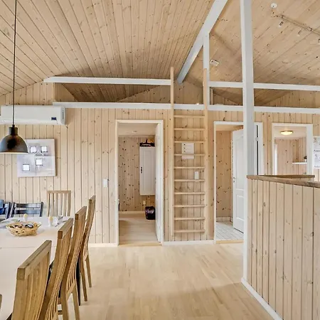 Stunning In Juelsminde With Wifi Holiday home
