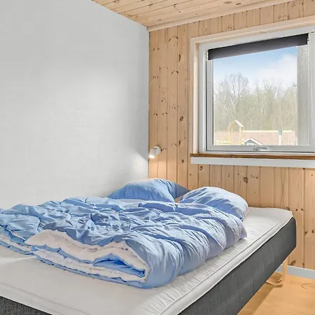 Stunning In Juelsminde With Wifi Holiday home