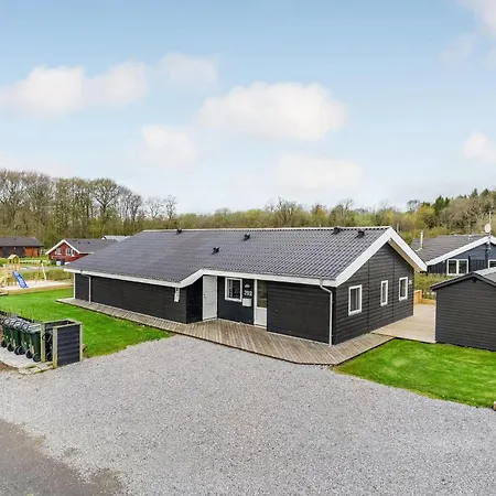 Stunning In Juelsminde With Wifi Sonderby (Midtjylland)