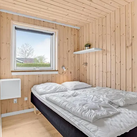 Stunning In Juelsminde With Wifi Holiday home *