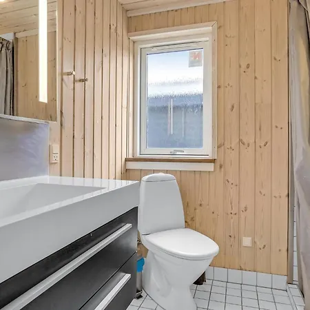Stunning In Juelsminde With Wifi Sonderby (Midtjylland)