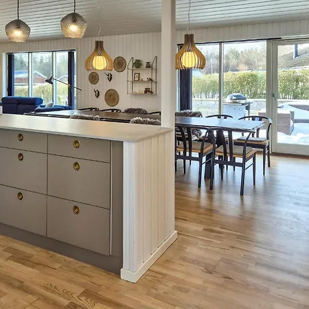 Stunning In Juelsminde With Wifi Sonderby (Midtjylland)