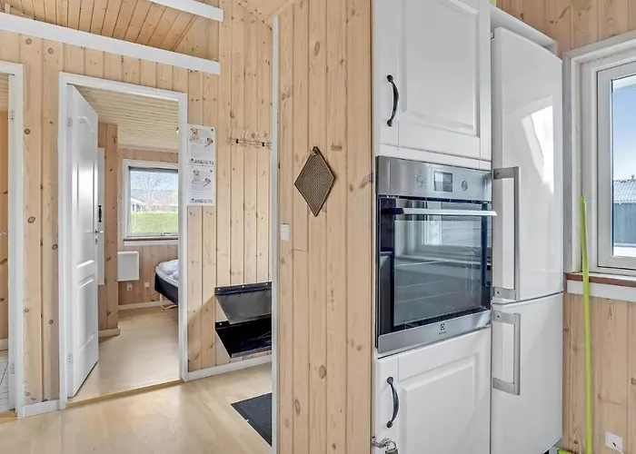 Ferienhaus Stunning In Juelsminde With Wifi