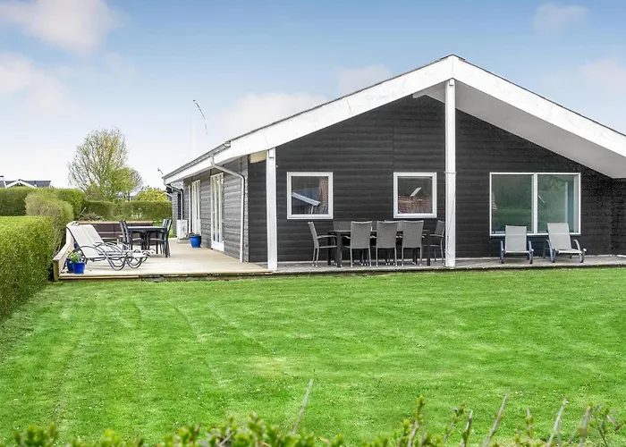 Stunning In Juelsminde With Wifi Ferienhaus Sonderby (Midtjylland)