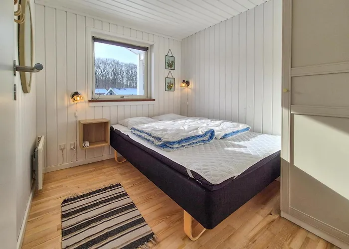 Stunning In Juelsminde With Wifi Sonderby (Midtjylland)